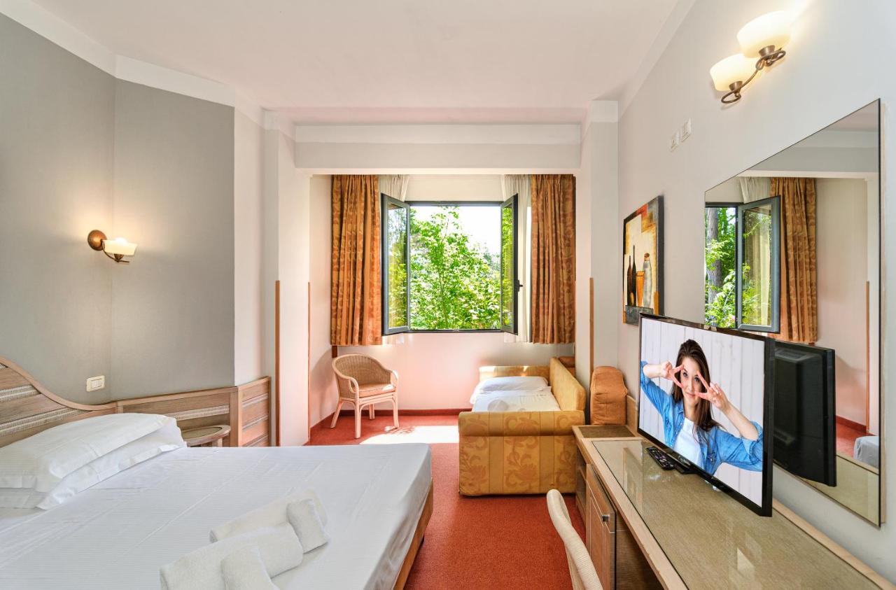 Hotel Nedy Marina di Massa Bagian luar foto