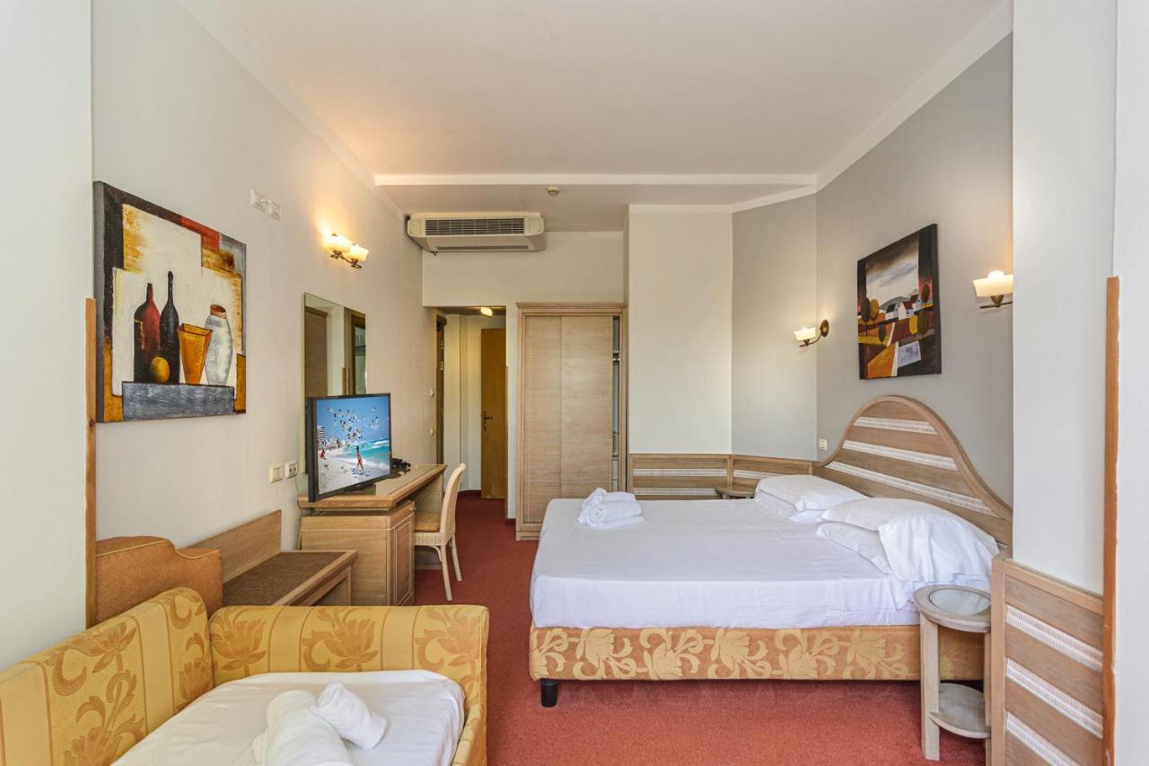 Hotel Nedy Marina di Massa Bagian luar foto